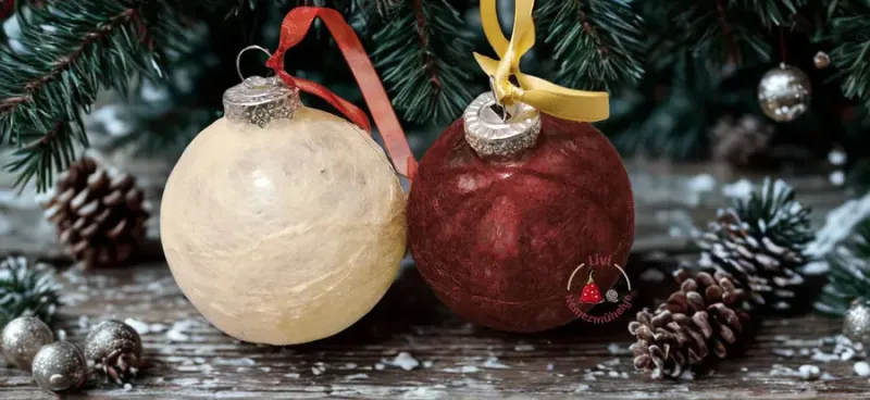Karácsonyi díszek - üveggömbök nemezelt kabátkában_eredmény